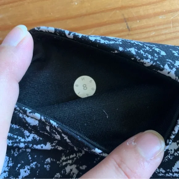 Lululemon leggings Size 8 athleisure athletic - Picture 2 of 5